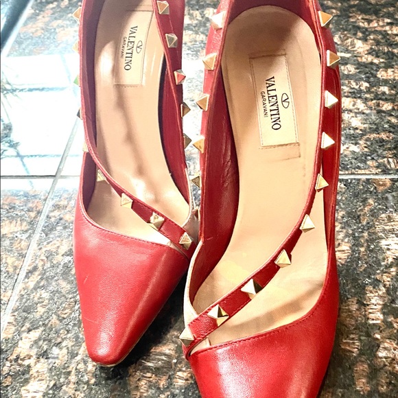 Valentino Rockstud D’orsay Pump - Picture 2 of 6